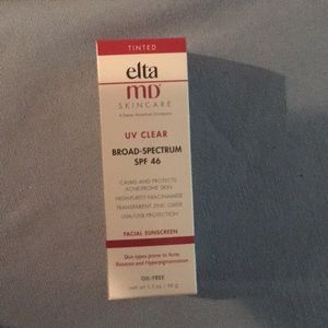 Broad spectrum SPF 46 tinted sunscreen